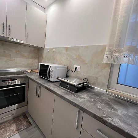 Apartment Tirana On Myslym Shyri Exterior photo