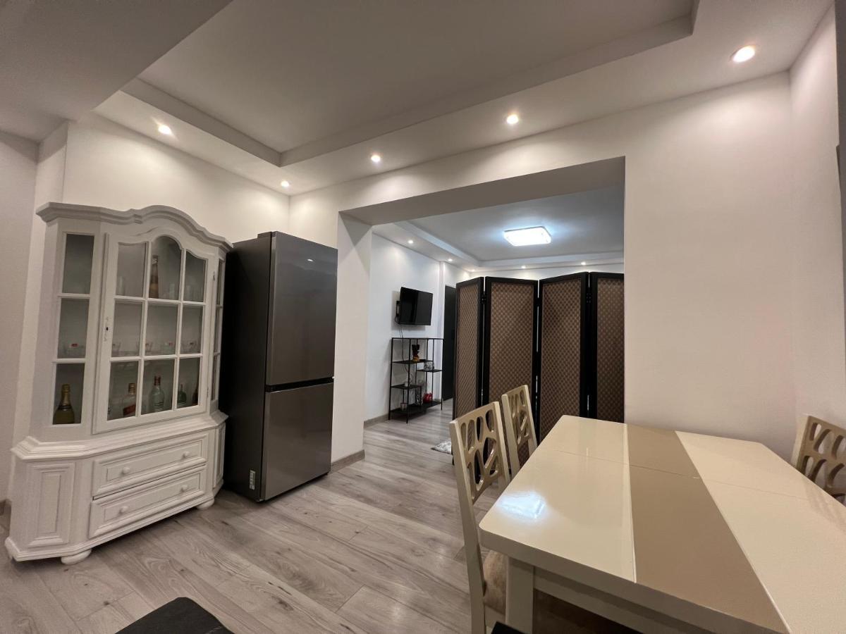 Apartment Tirana On Myslym Shyri Exterior photo