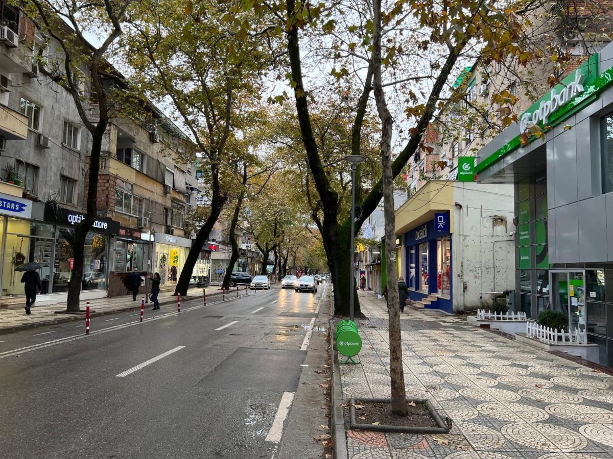 Apartment Tirana On Myslym Shyri Exterior photo